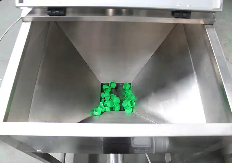 cap feeding device 2 2000 to 3000BPH Automatic Bottled Water Rinsing Filling